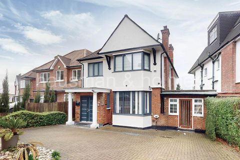 Cranbourne Gardens, London NW11