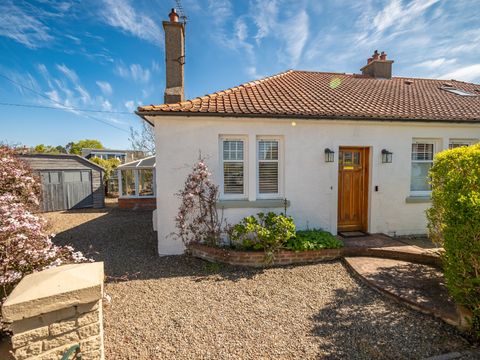 4 Saughtonhall Gardens, Edinburgh EH12