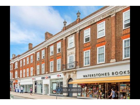 High St, Epsom KT19