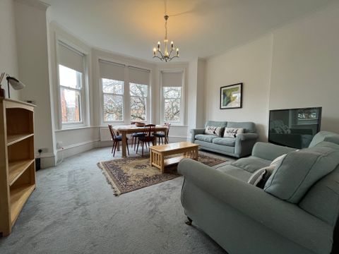 Apartment in Oxford, North Oxford - View 2
