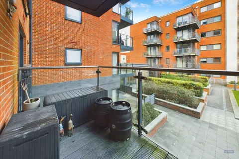 Apartment in Southampton, Ocean Village