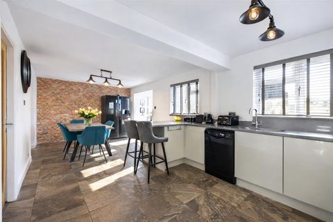 Epsom Road, Toton NG9 - More