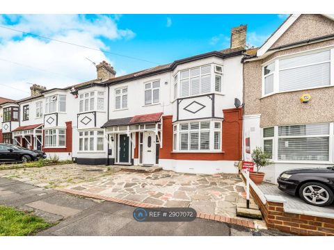 Greenstead Gardens, Woodford Green IG8
