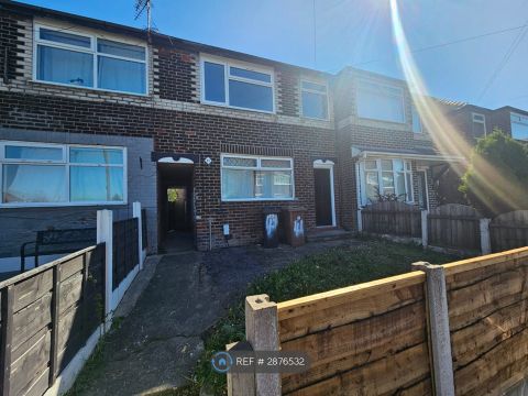 Briarwood Avenue, Manchester M43