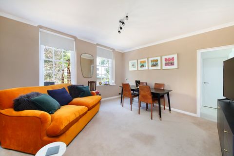 White House, Vicarage Crescent SW11