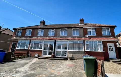 Tenby Road, Edgware HA8