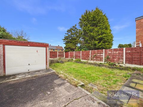Mount Drive, Urmston, Trafford M41 – další
