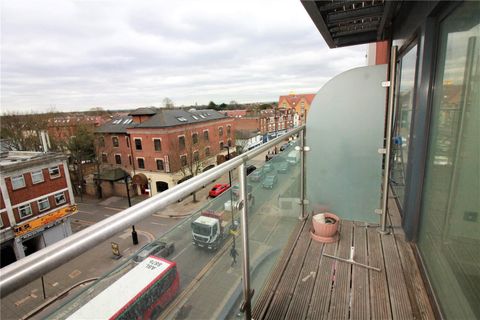 The Green, Southall UB2