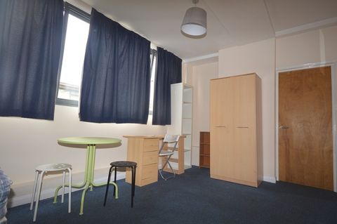 |Ref: R152043|, Mede House, Salisbury Street, Southampton SO15 - More
