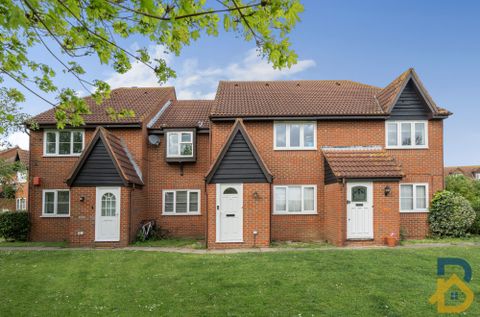 Creasey Close, Hornchurch RM11