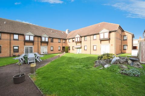 Portland Close, Romford RM6