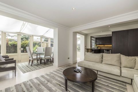 2 bed flat to rent in Warwick Avenue, London W9, £9,750 pcm - Zoopla