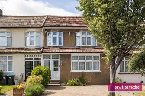 Sittingbourne Avenue, Enfield EN1