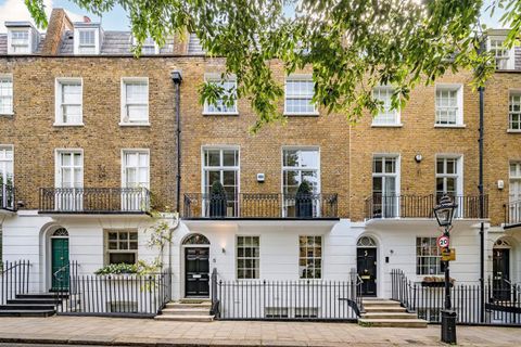 Trevor Square, South Kensington SW7 - View 2