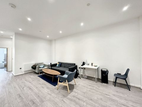 Corporation Street, The Co-Operative CV1