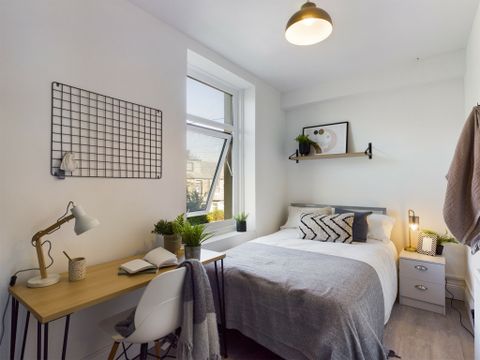 House in Sheffield, Saint Vincent's Quarter, Netherthorpe - View 2