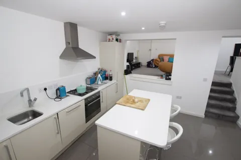 Apartment in Reading, Coley - View 5
