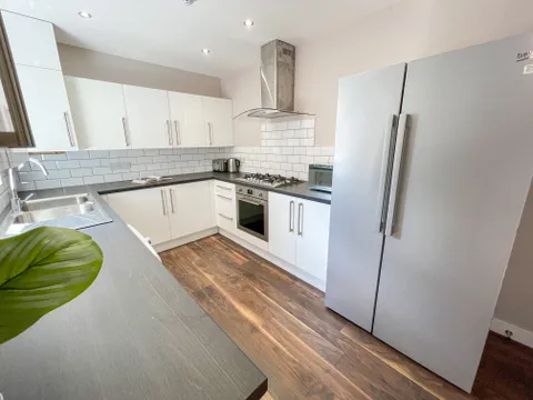 Apartment in Liverpool, Anfield - View 5