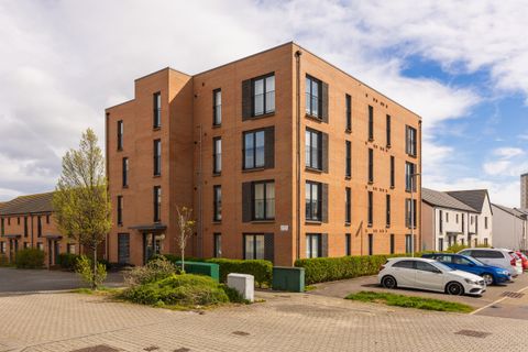 25/9 Lurie Place, Edinburgh EH16