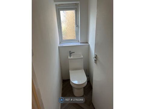 Parliament Street, Derby DE22 – další