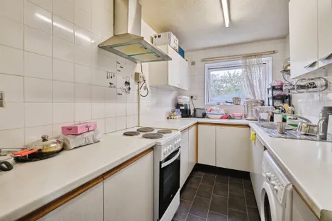 Apartment in Birmingham, Birchfield - View 5