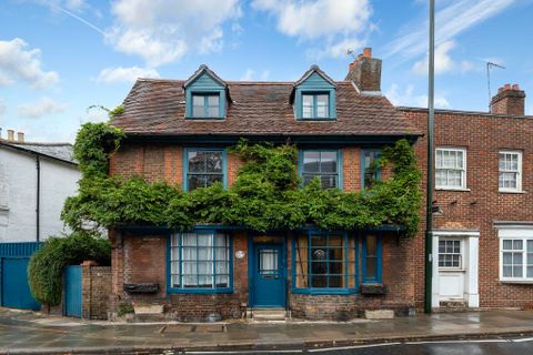 Ferry House, Thames Street, Hampton TW12