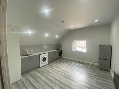 Apartment in Reading, Battle - View 2