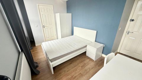 A Bearwood Road, Smethwick B66