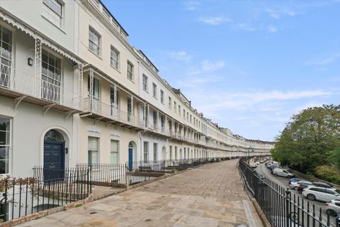Royal York Crescent, Bristol BS8