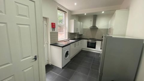 Room 4, Walsgrave Road, Coventry CV2 - View 2