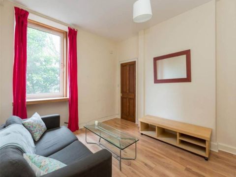 Apartment in Edinburgh, Leith Central - View 2