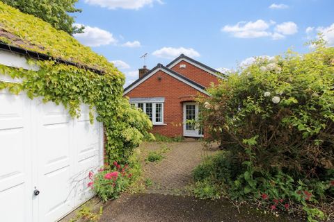 Fir Tree Close, Wigston LE18