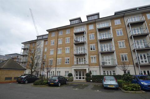 Image showcasing Hurley Houses, West Drayton UB7, 3 bed flat for sale, £430,000 - Zoopla