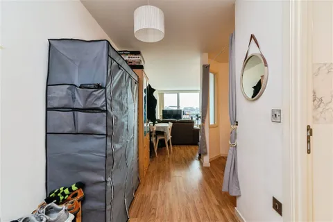 Apartment in Nottingham, St Ann's, Nottinghamshire - View 5