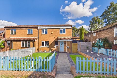 Nettlecombe, Bracknell, Berkshire RG12, 3 bed end terrace house for ...