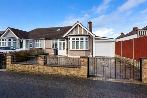 Tolworth Gardens, Chadwell Heath RM6