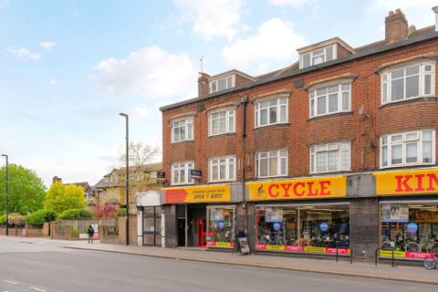 Brighton Road, South Croydon CR2