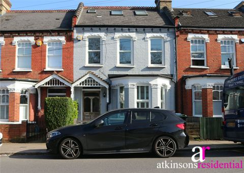 Hoppers Road, London N21