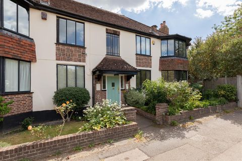 Forest Court, Wanstead E11, bed flat for sale, £450,000 Zoopla