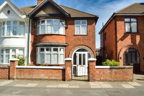 Dixon Drive, Stoneygate, Leicester LE2