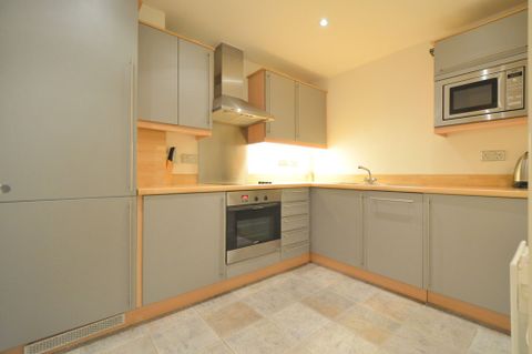 Great Dover Street, Ratcliffe Court Great Dover Street SE1