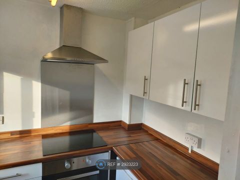 Apartment in Milton Keynes MK9, Central Milton Keynes - More