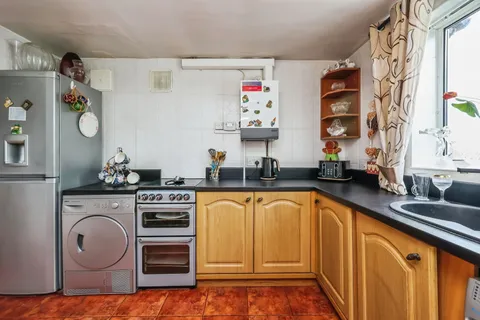 House in Nottingham, Clifton - View 5