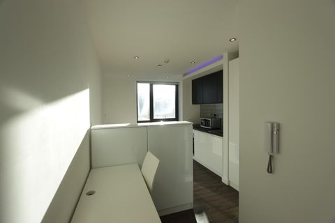 Apartment in Sheffield, Moorfoot, Broomhall - View 2