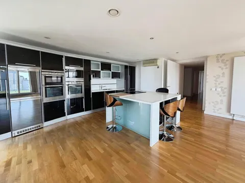Apartment in Salford, Salford Quays, Greater Manchester - View 5