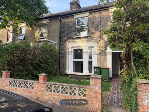 Wentworth Road, London E12