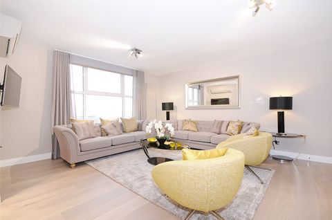 Apartment in London, London Borough of Camden - View 2