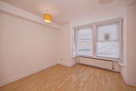 Apartment in Portsmouth PO2 - More