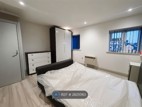 Apartment in Reading, Coley - View 2