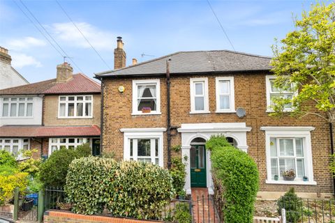 Oldfield Road, Hampton TW12 – pohled 2